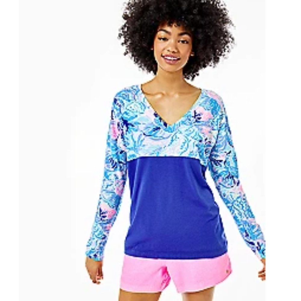 Lily Pulitzer: Finn V-Neck Top Size: Large